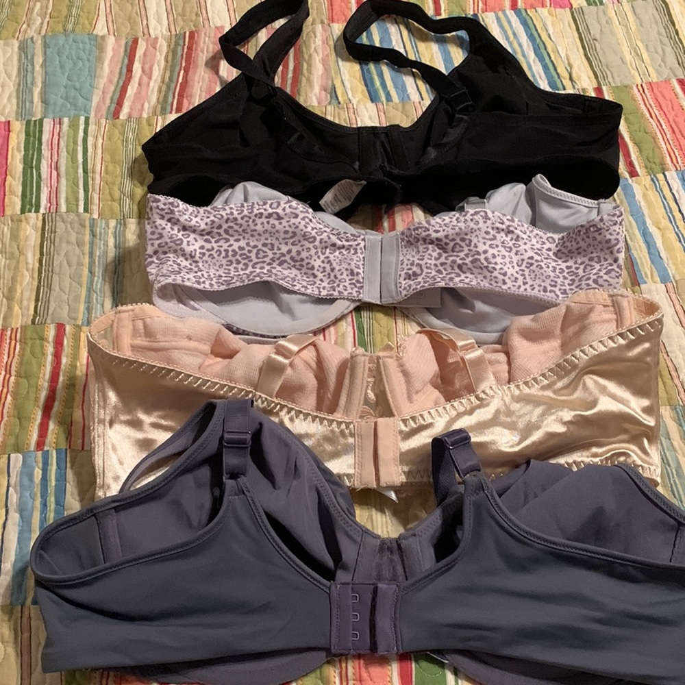 Breezies Bra Lot 40 C 👙👙👙👙👙